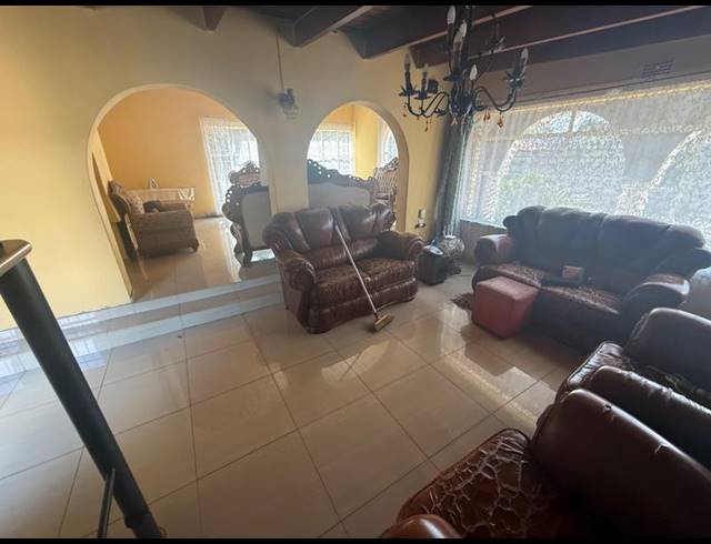4 BEDROOM HOUSE FOR SALE IN VANDERBIJLPARK SE 7